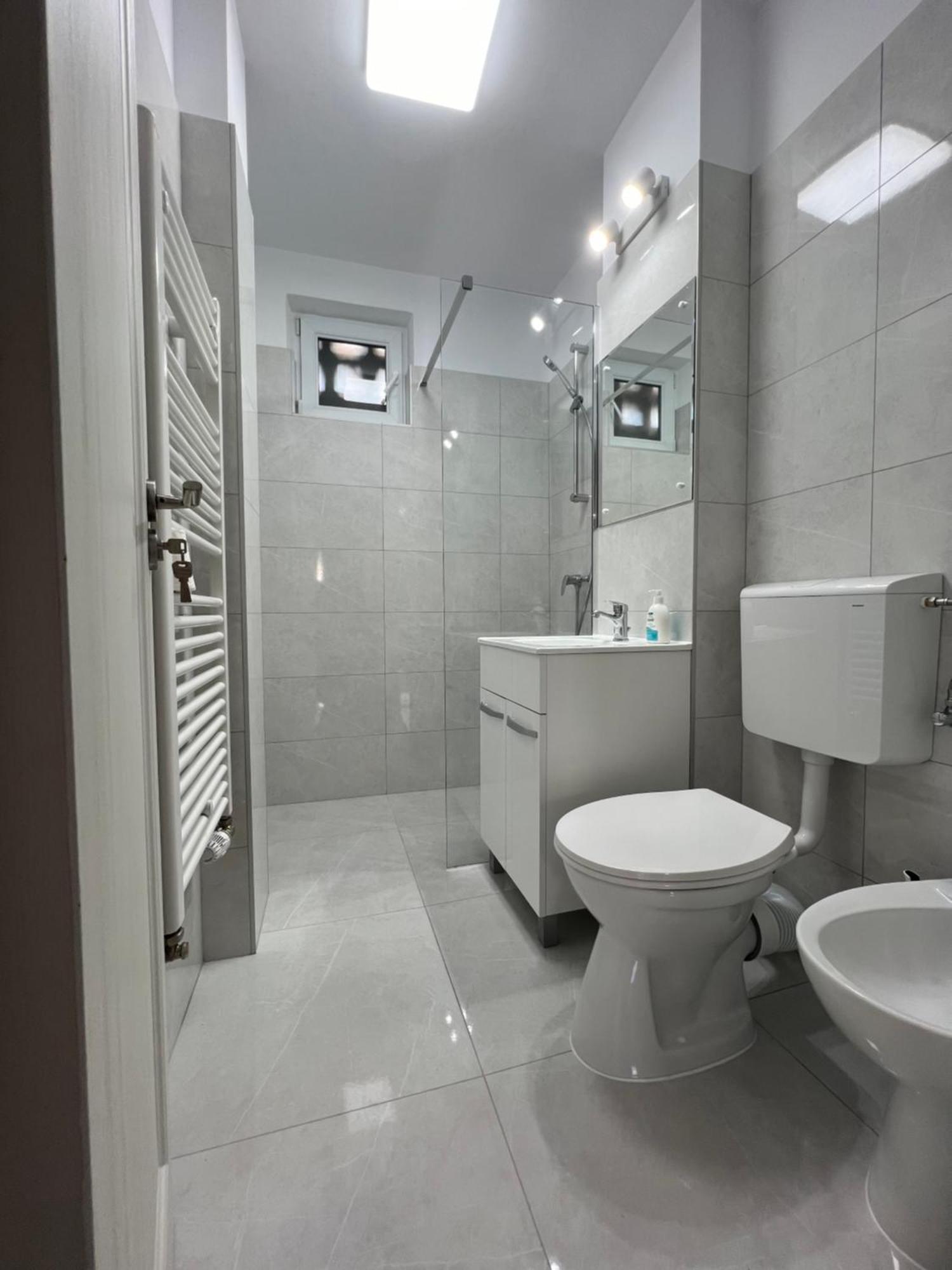 Apartament Centru Daire Râmnicu Vâlcea Dış mekan fotoğraf